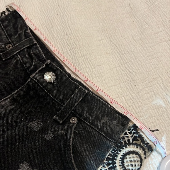 Levi’s LF Furst Of A Kind Vintage crochet fray Denim Shorts - Picture 7 of 7